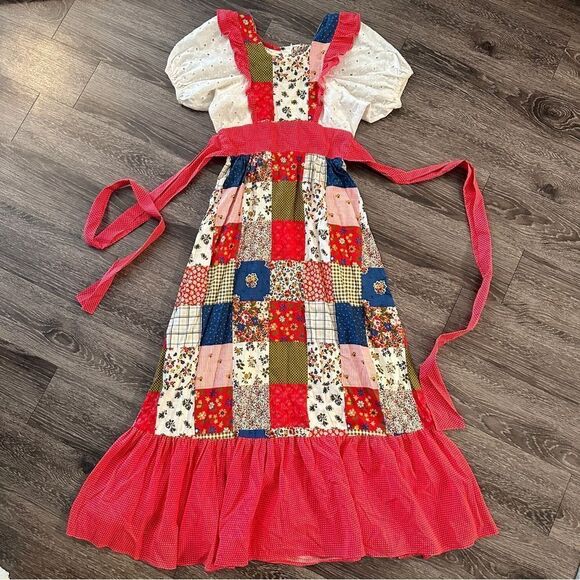 Vintage Dresses & Skirts - Bee Mine Vintage Quilt Dress